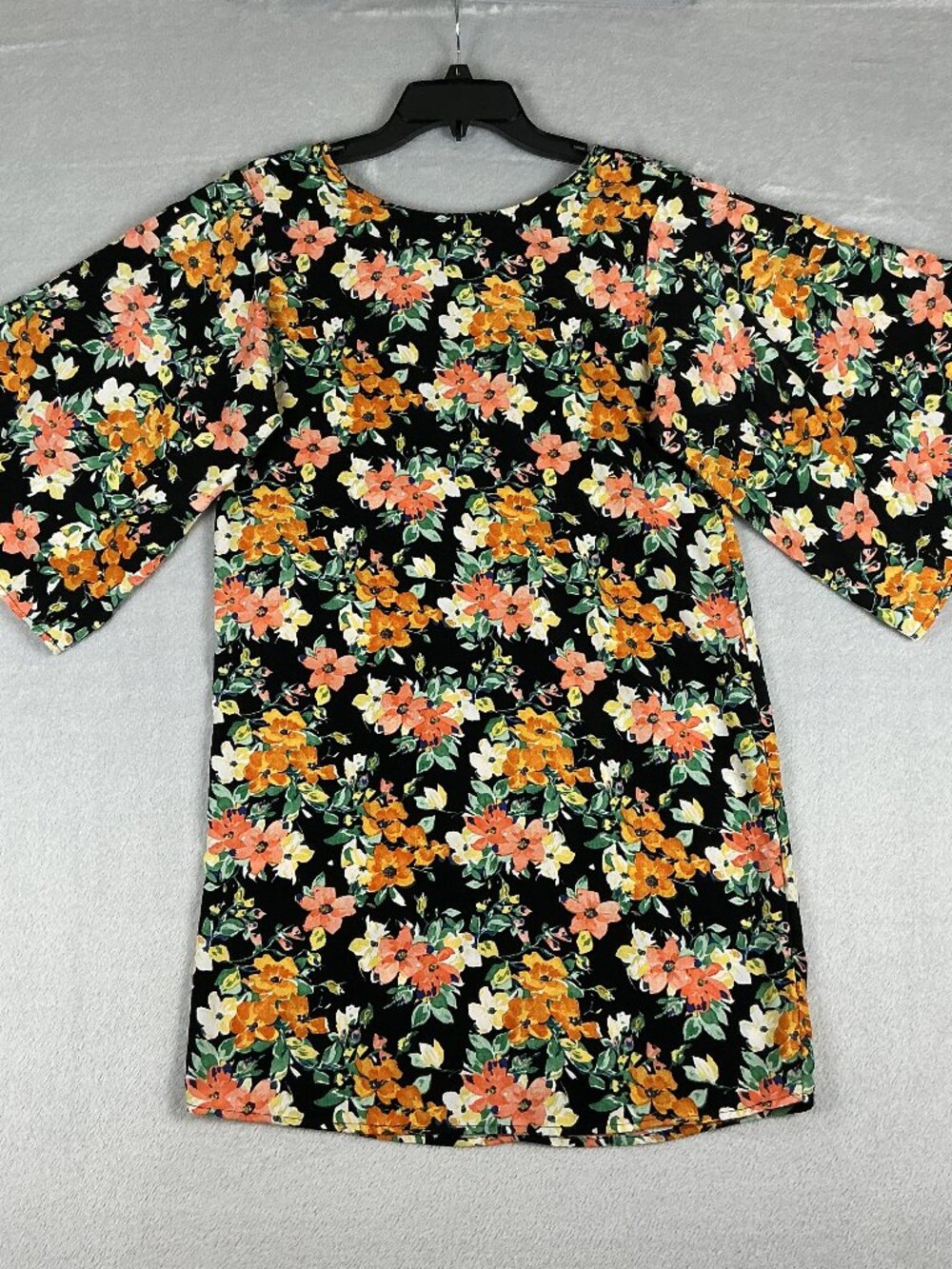 Forever 21 Contemporary Women's Floral Mini Dress Half Sleeve Size XS.
